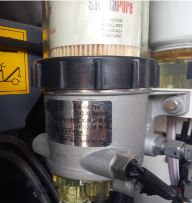 进口铣刨机油水分离器总成2645466